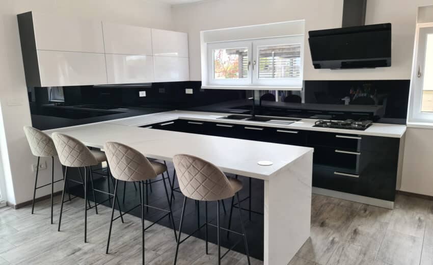 Kuhinja crno bijela - KTD namještaj