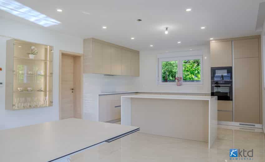 Kuhinja s LED rasvjetom - KTD namještaj